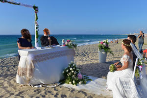 Matrimonio sulla spiaggia in Sicilia