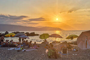 Luglio: estate, sole, spiaggia e feste ☀ Meteo in Sicilia Luglio: estate, sole, spiaggia e feste ☀ Meteo in Sicilia