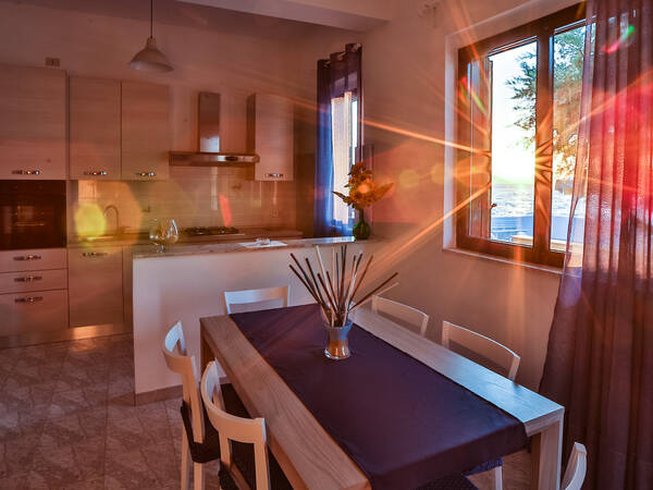 Cucina abitabile completamente attrezzata