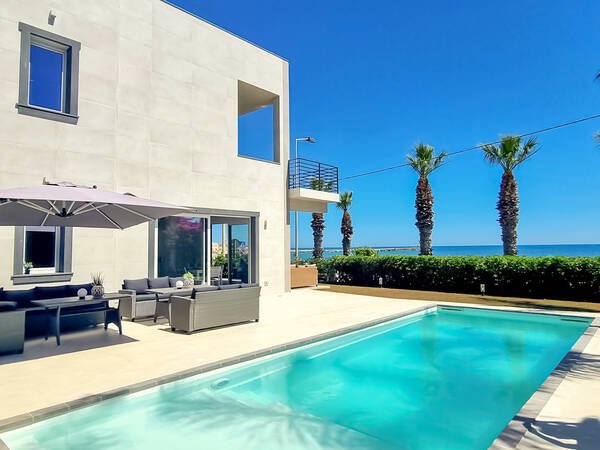 Villa di lusso con piscina direttamente sulla spiaggia