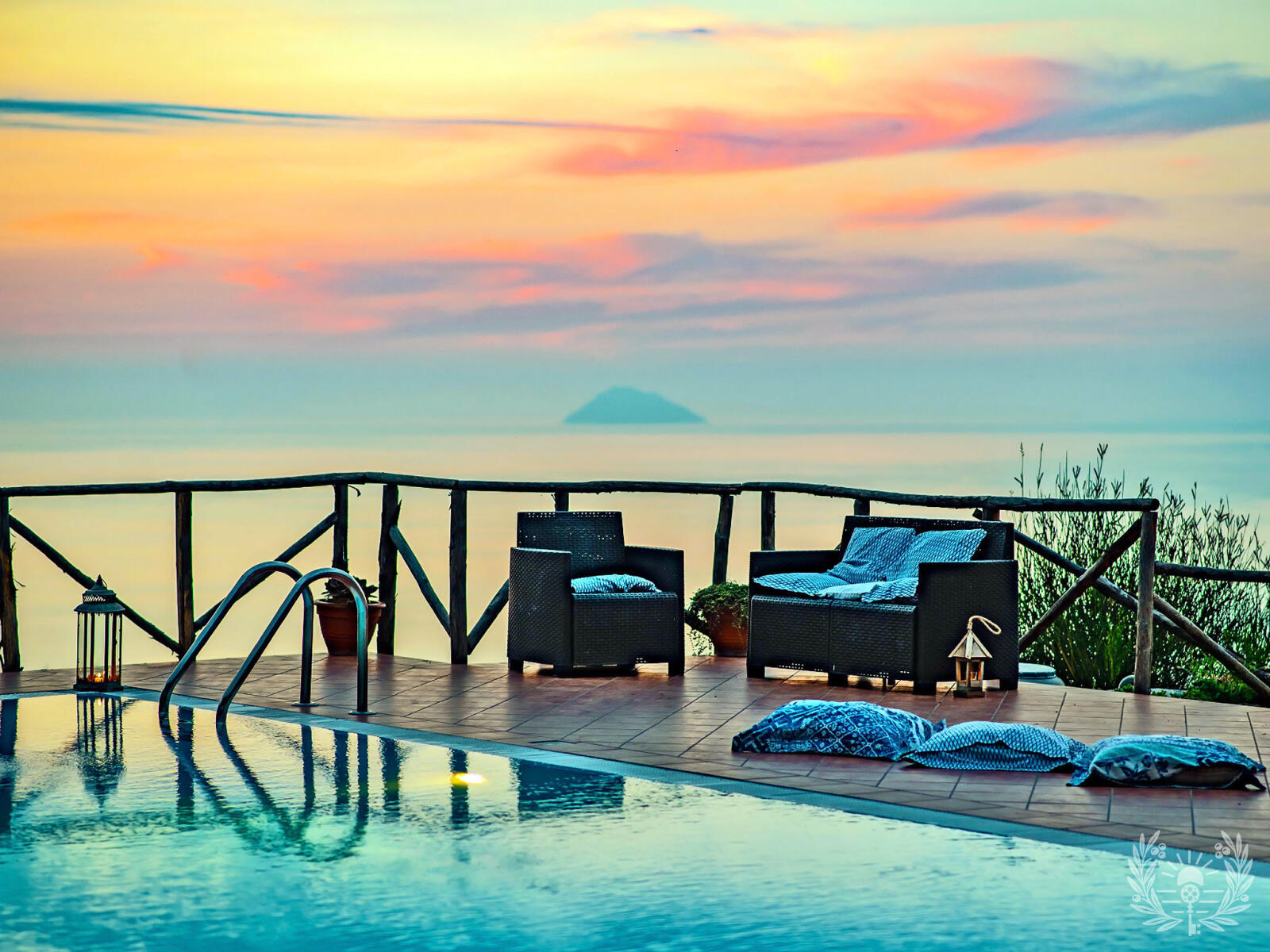 Vista mare dalla piscina di Villa Nebrodi