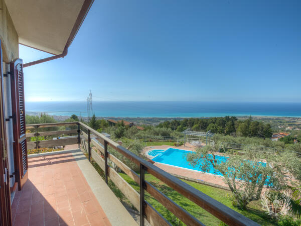 Villa Contura