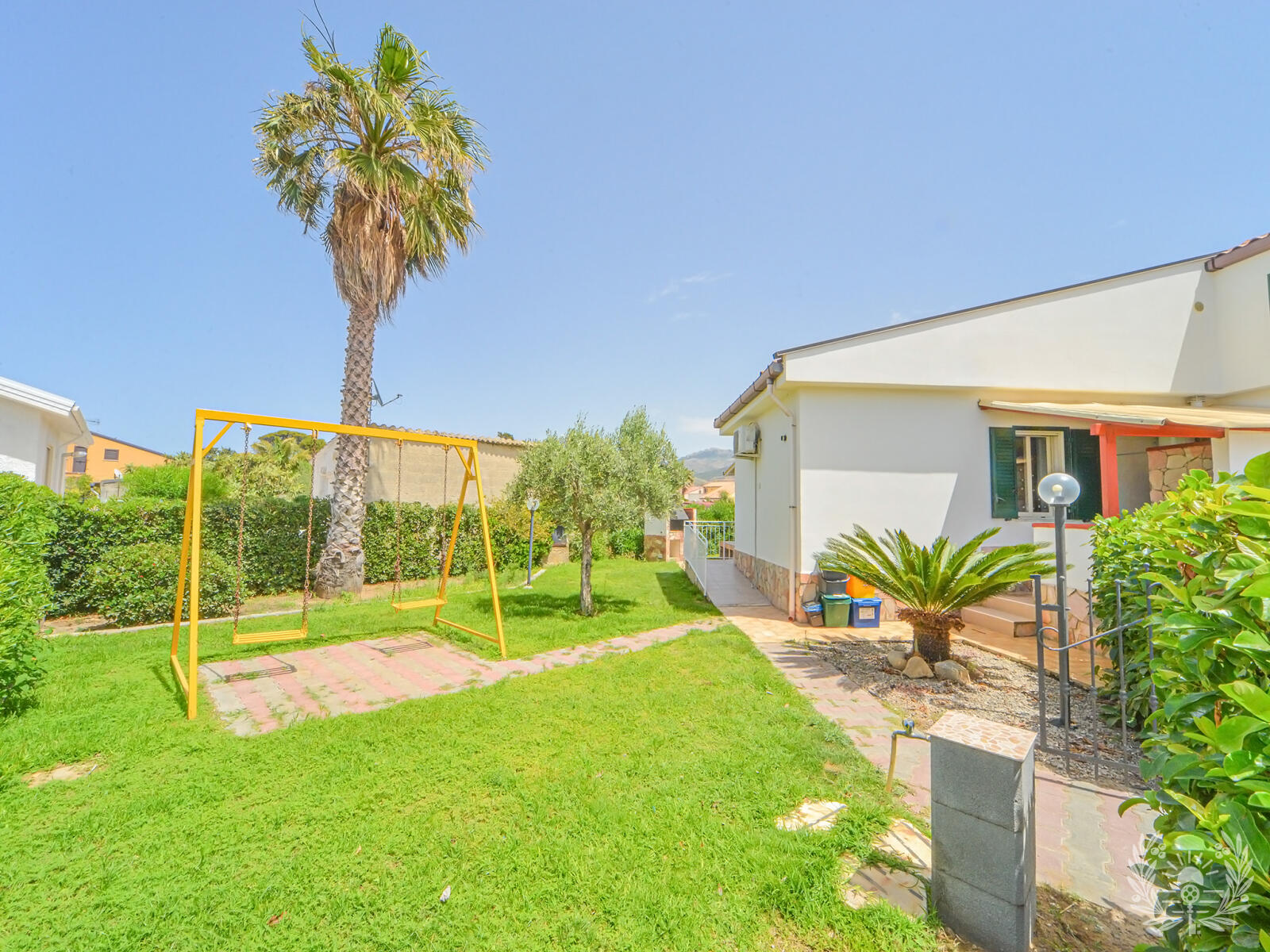 Casa vacanze in Sicilia sul mare con piscina e giardino